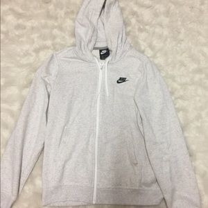 Cream nike sweatshirt
